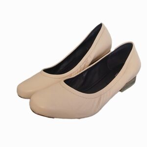 Vaneli Size 8.5W Cream Nude round toe low clear heel pump